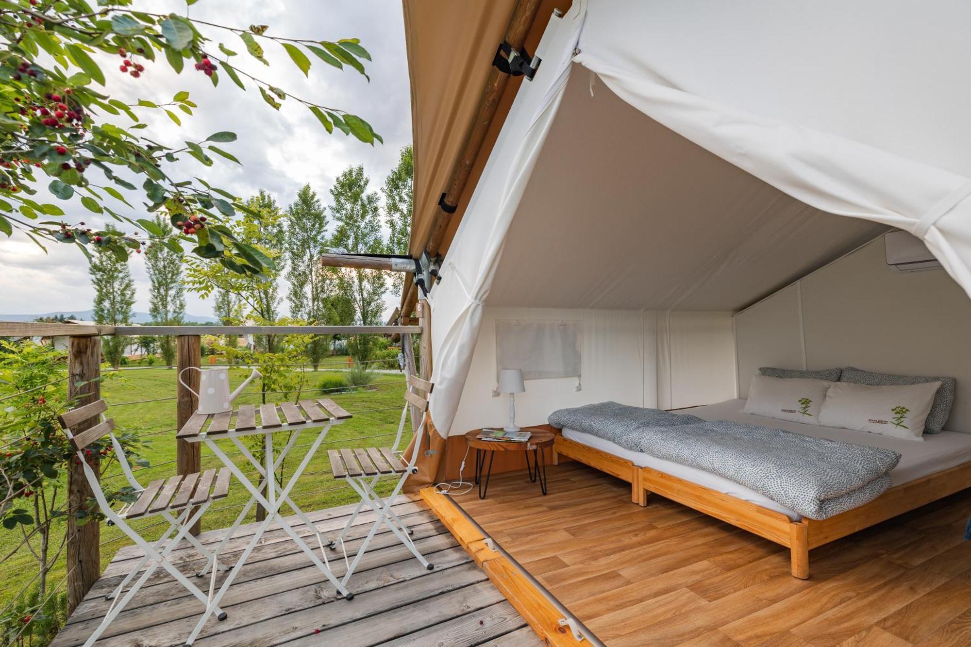Glamping Kolpa Resort Gradac Экстерьер фото